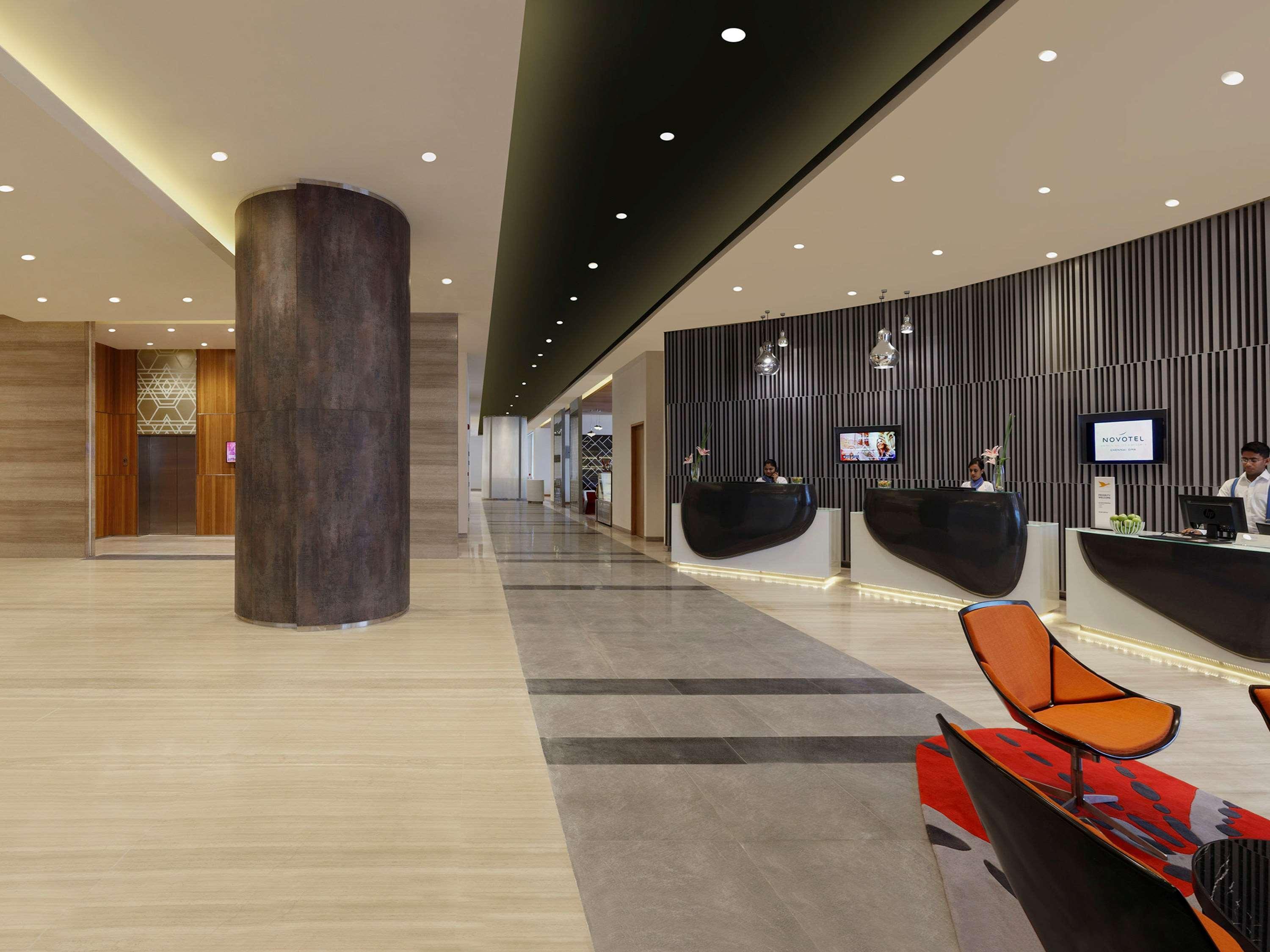 Novotel Chennai Sipcot Exterior foto The lobby of the hotel